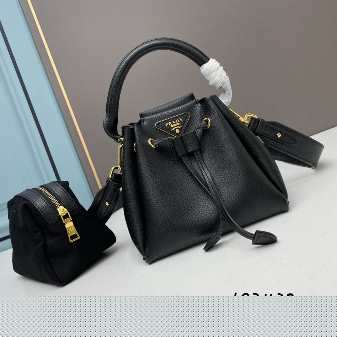 Pra*a top handle bags